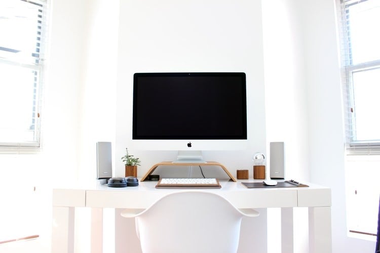 How Virtual Assistants Can Benefit from Using Sitting to Standing Desk Converters