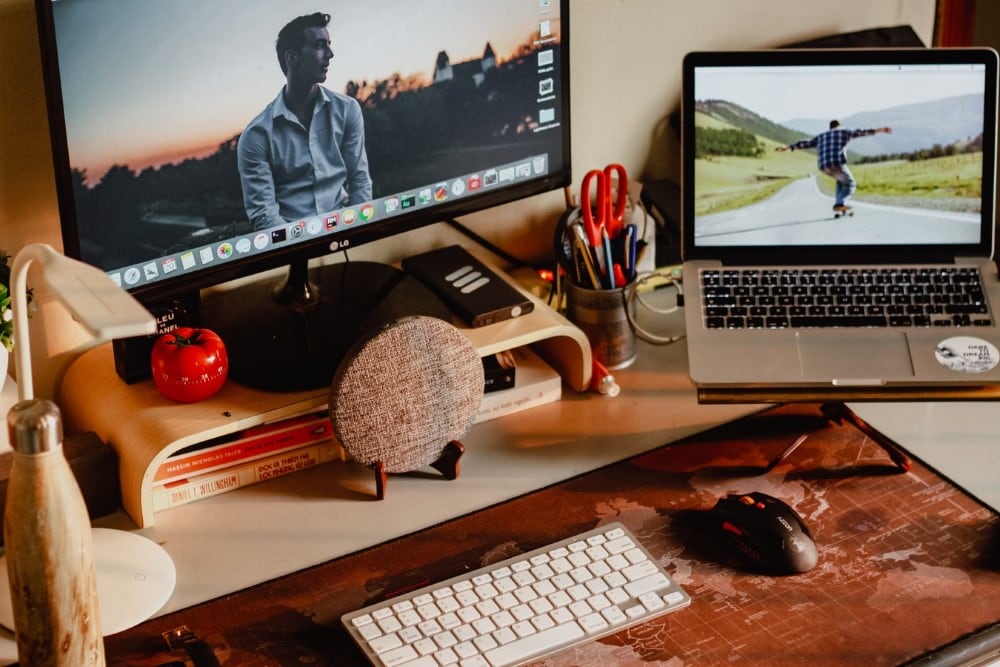 Workplace Tips for Graphic Designers: 5 Desk Ideas You Can Try for your Workstation